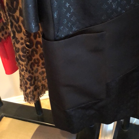 Authentic Louis Vuitton coat - Picture 16 of 16